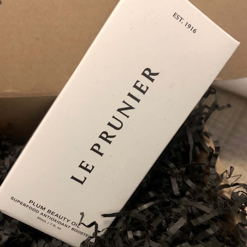 SOLD OUT Le Prunier face oil. New in box. Full sz